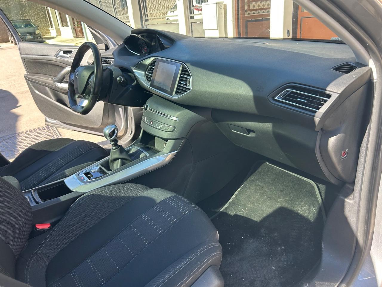 Peugeot 308 BlueHDi 120 S&S Allure