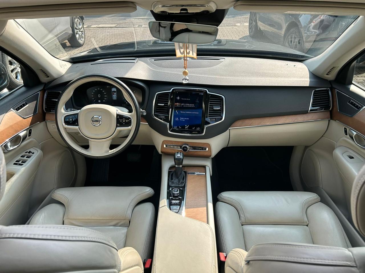 Volvo XC 90 XC90 D5 AWD Geartronic 7 posti Momentum