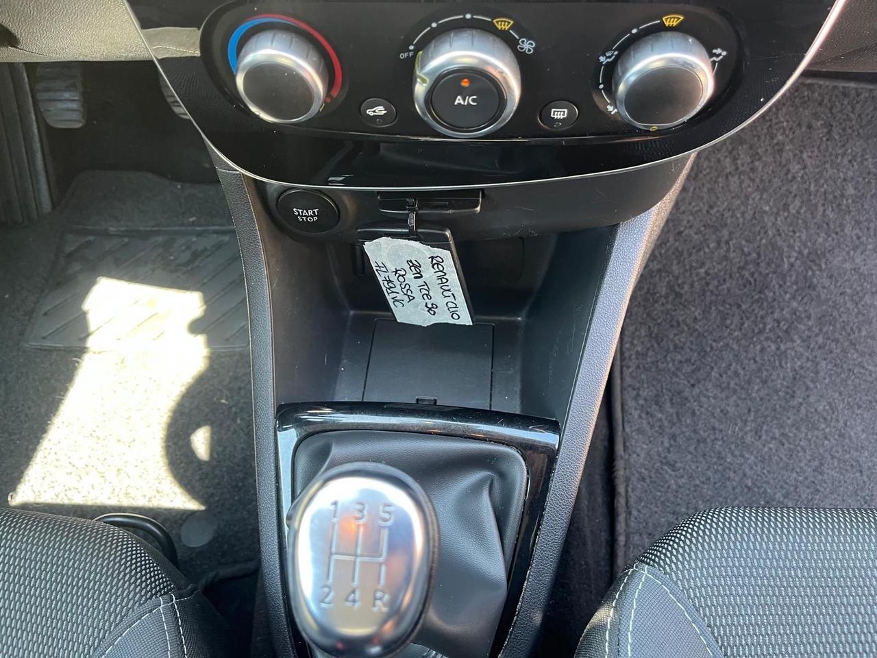 Renault clio 5P-900 tce-full-km 75000-2017