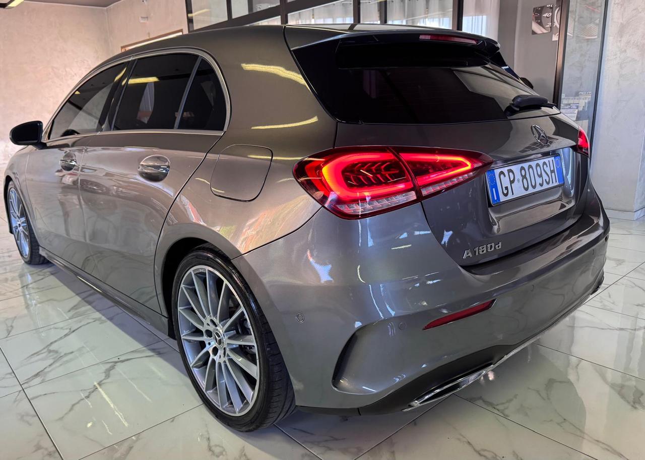 Mercedes-Benz A 180 d Premium AMG