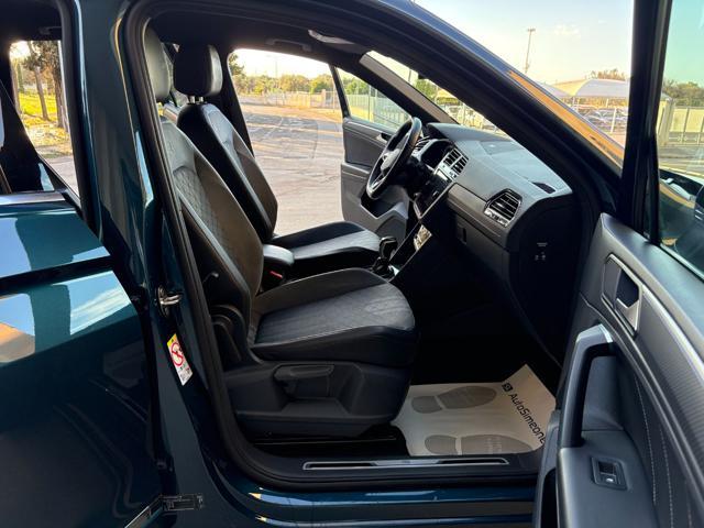 VOLKSWAGEN Tiguan 2.0 TDI 150 CV SCR DSG R-Line CERCHI DA 20''