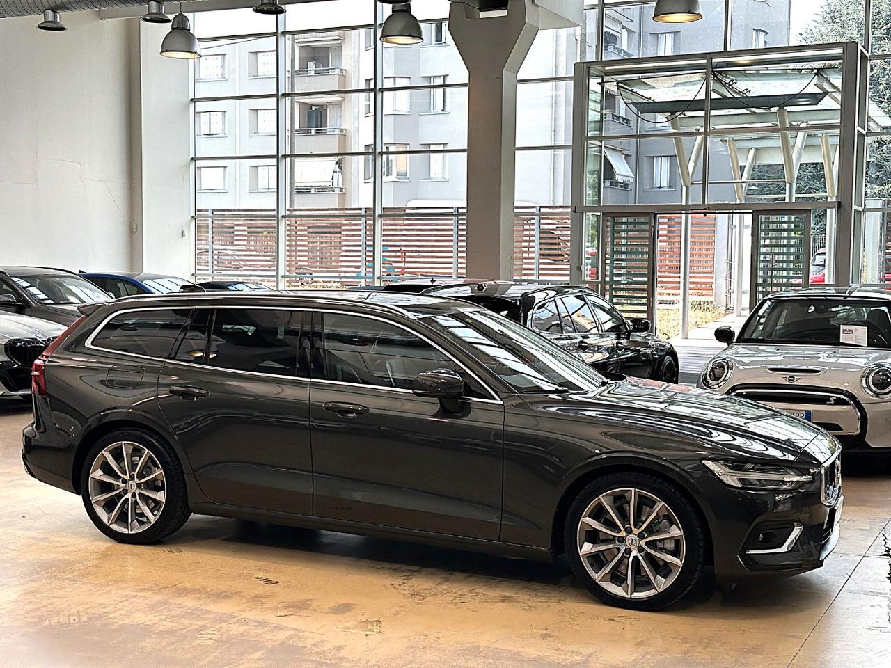 Volvo V60 2.0 d4 Inscription geartronic-19"-Carplay-Camera-Pelle