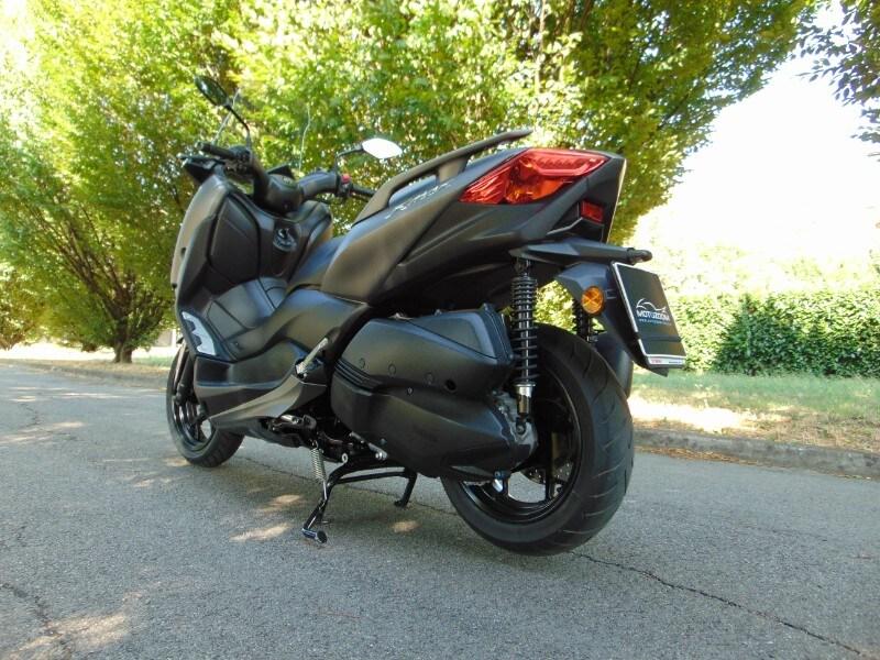 Yamaha X-Max 300