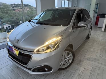 Peugeot 208 1.2 VTI 82 5P Allure STYLE+NAVI/LED2017