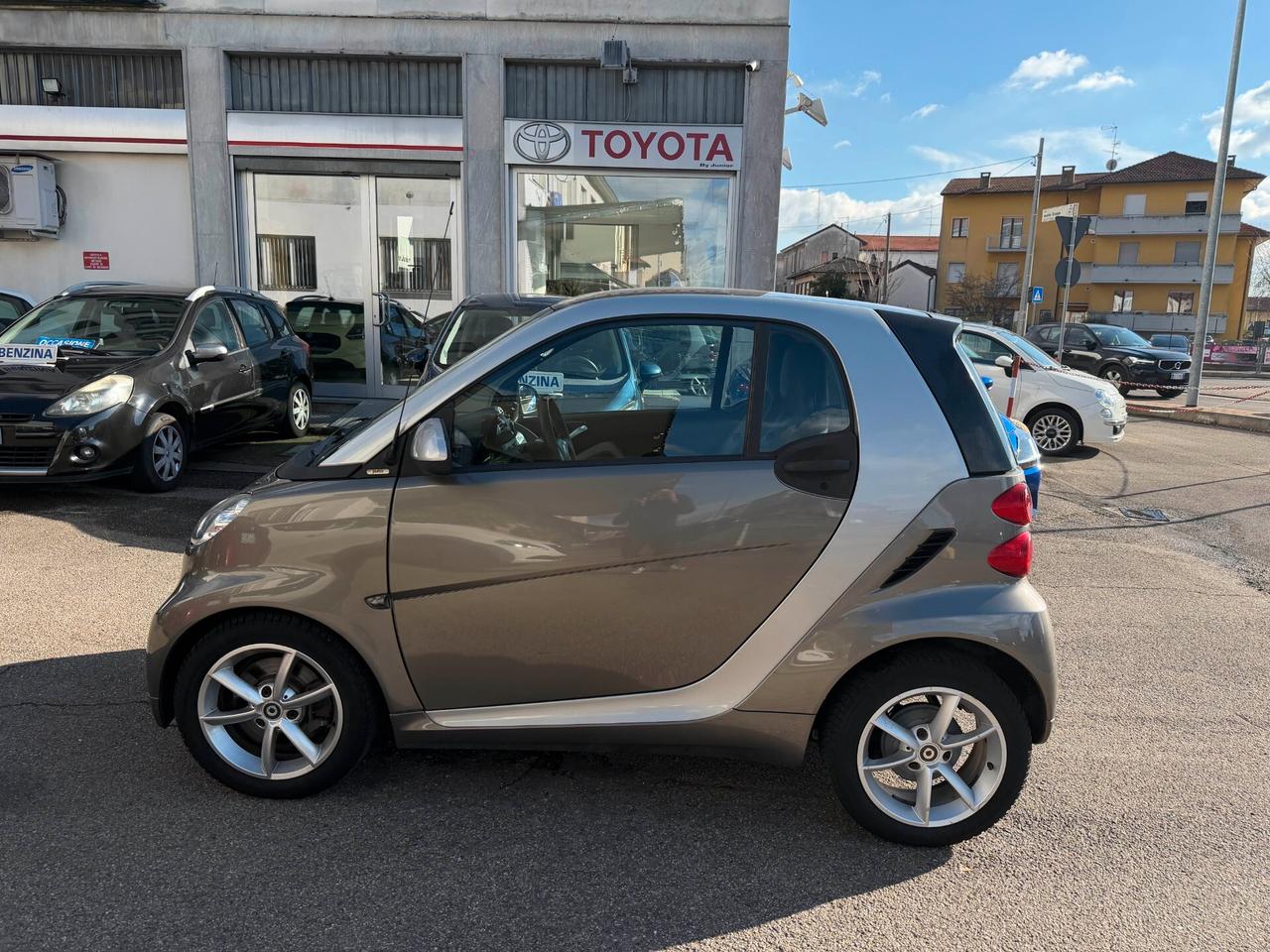 Smart ForTwo 1000 52 kW MHD coupé pure NEOPATENTATI