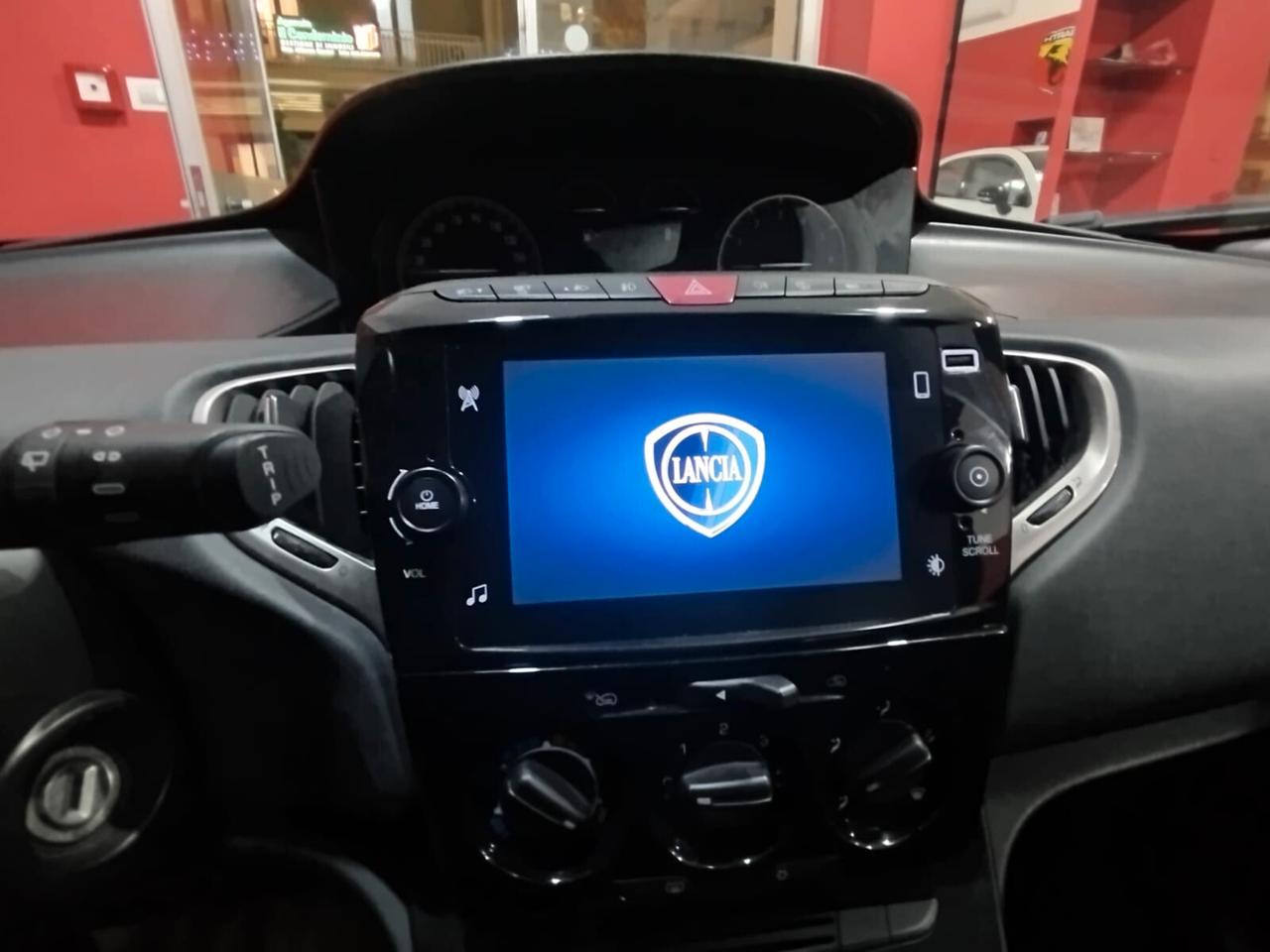 Lancia Ypsilon 1.0 FireFly 5 porte S&S Hybrid Gold