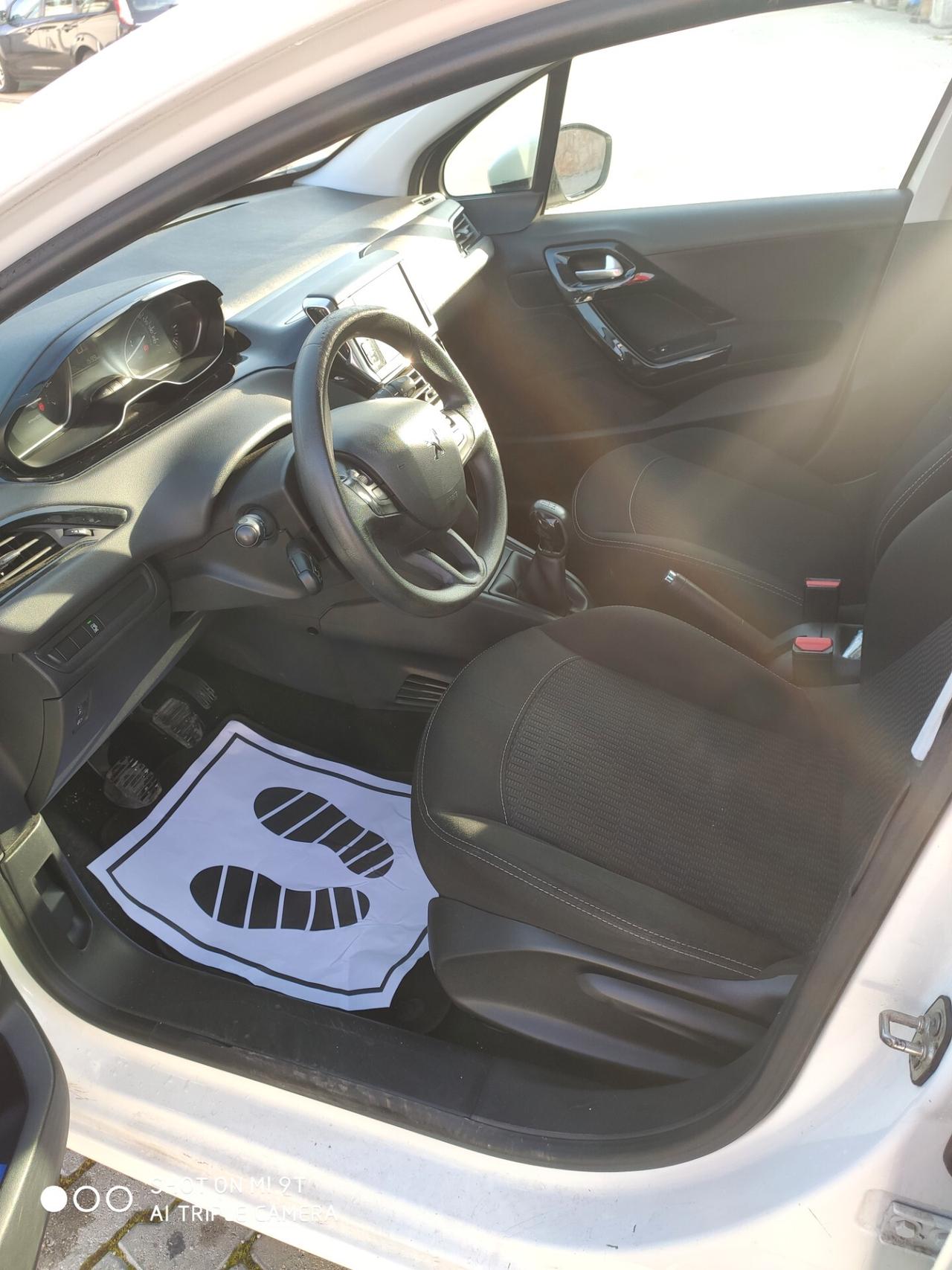 Peugeot 208 PureTech 82 5p. GPL Active