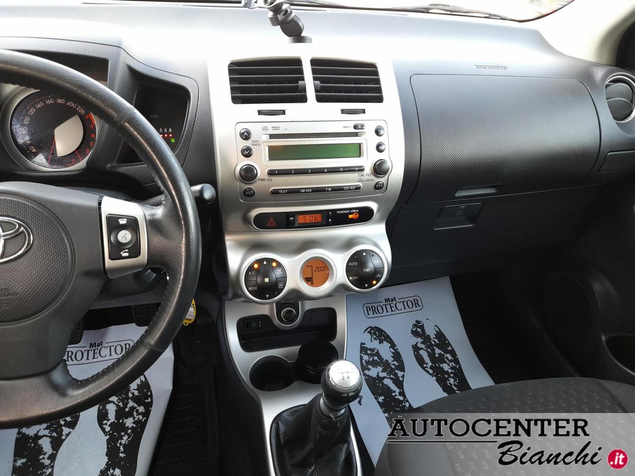 Toyota Urban Cruiser 1.4 d-4d Luxury Awd