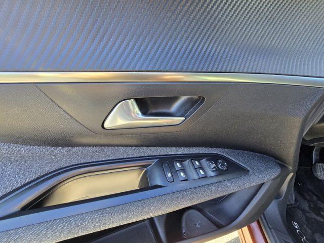 PEUGEOT 5008 PureTech Turbo 130 7 POSTI PERMUTE UNICO PROP