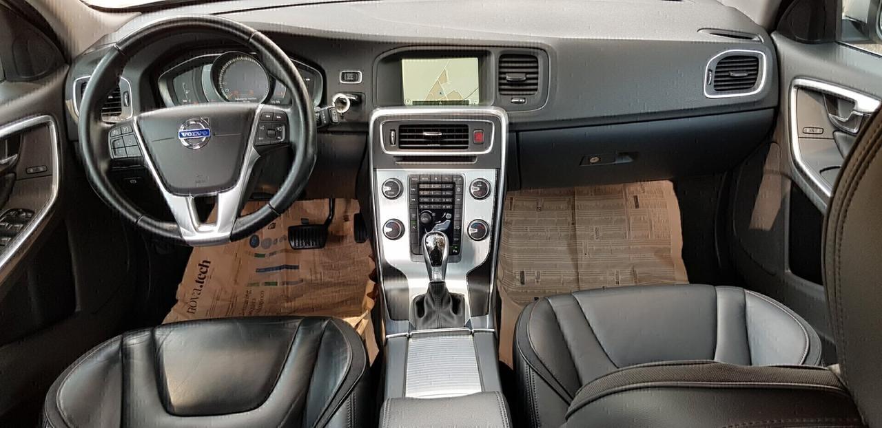 Volvo V60 2.0 d 150 cv D3 Geartronic Volvo Ocean Race,pelle,cambio automatico,navi,cruise control,cerchi 18