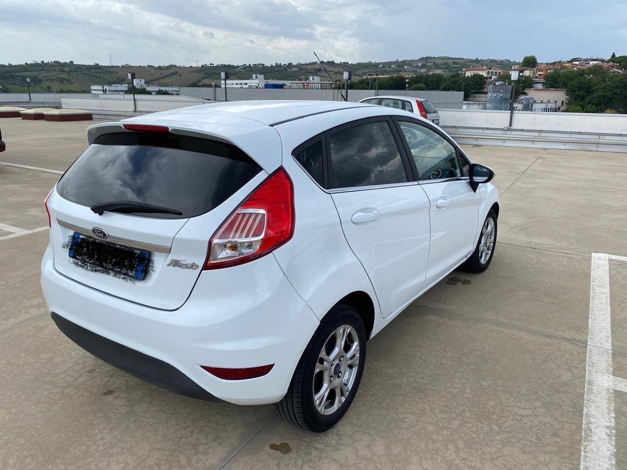 Ford Fiesta 1.4 5 porte Bz.- GPL Black & White Edition