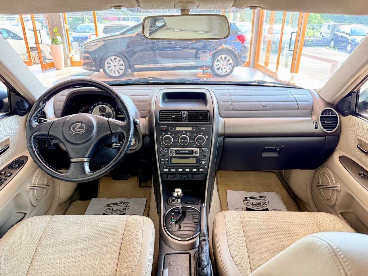 Lexus IS 200 2000 benzina 155cv Autom - 51.000km