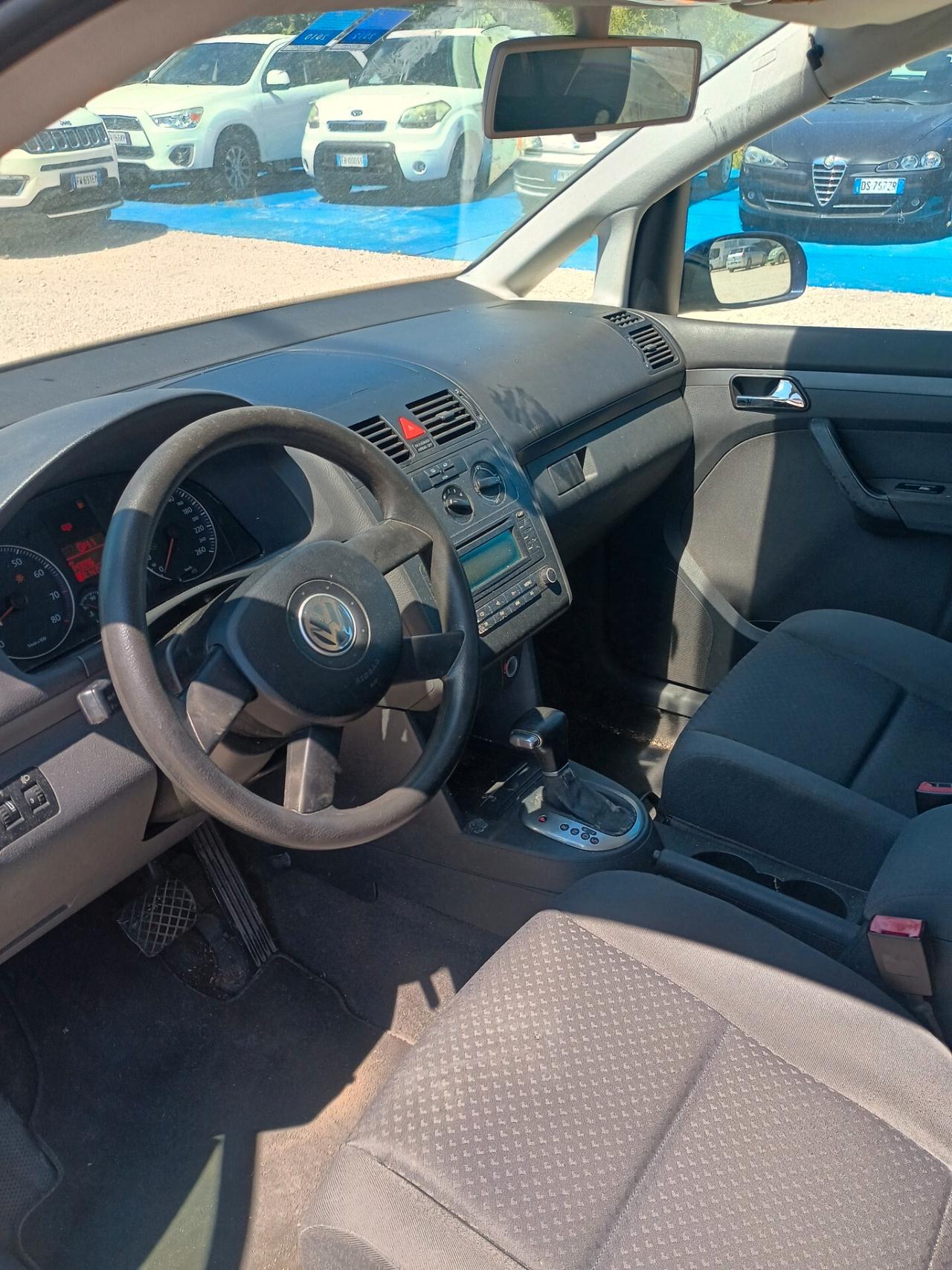 Volkswagen Touran 1.6 16V FSI Highline