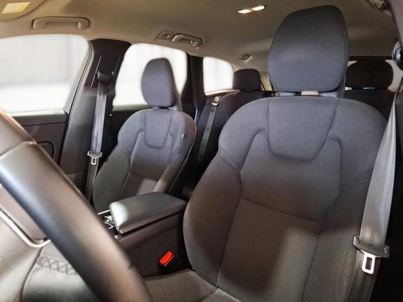 VOLVO XC60 B4 D AWD AUTOMATICO MOMENTUM PRO MY22 5 PORTE SUV