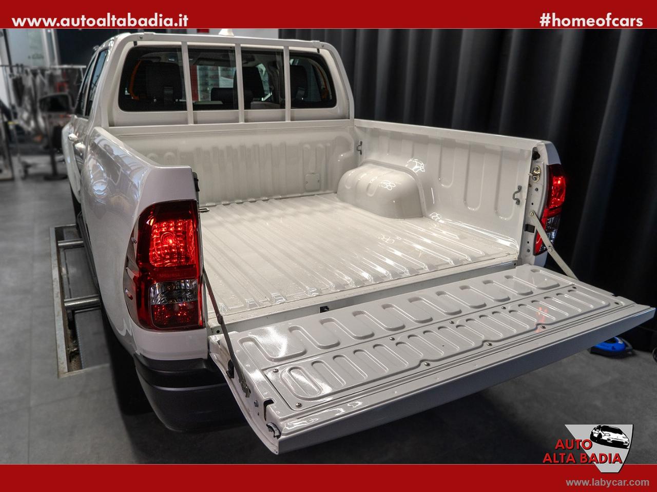 TOYOTA Hilux 2.8 D-4D 4WD 4p. DoubleCab Comfort | 204CV