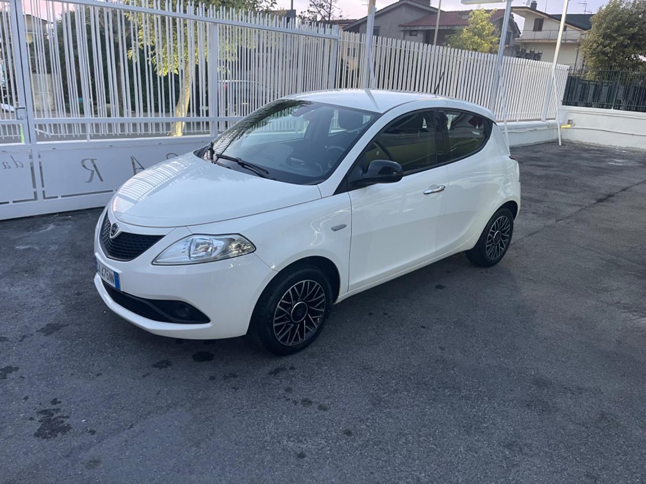 Lancia Ypsilon 1.2 69 CV 5 porte S&S Gold KM 78.000 CERTIFICATI!