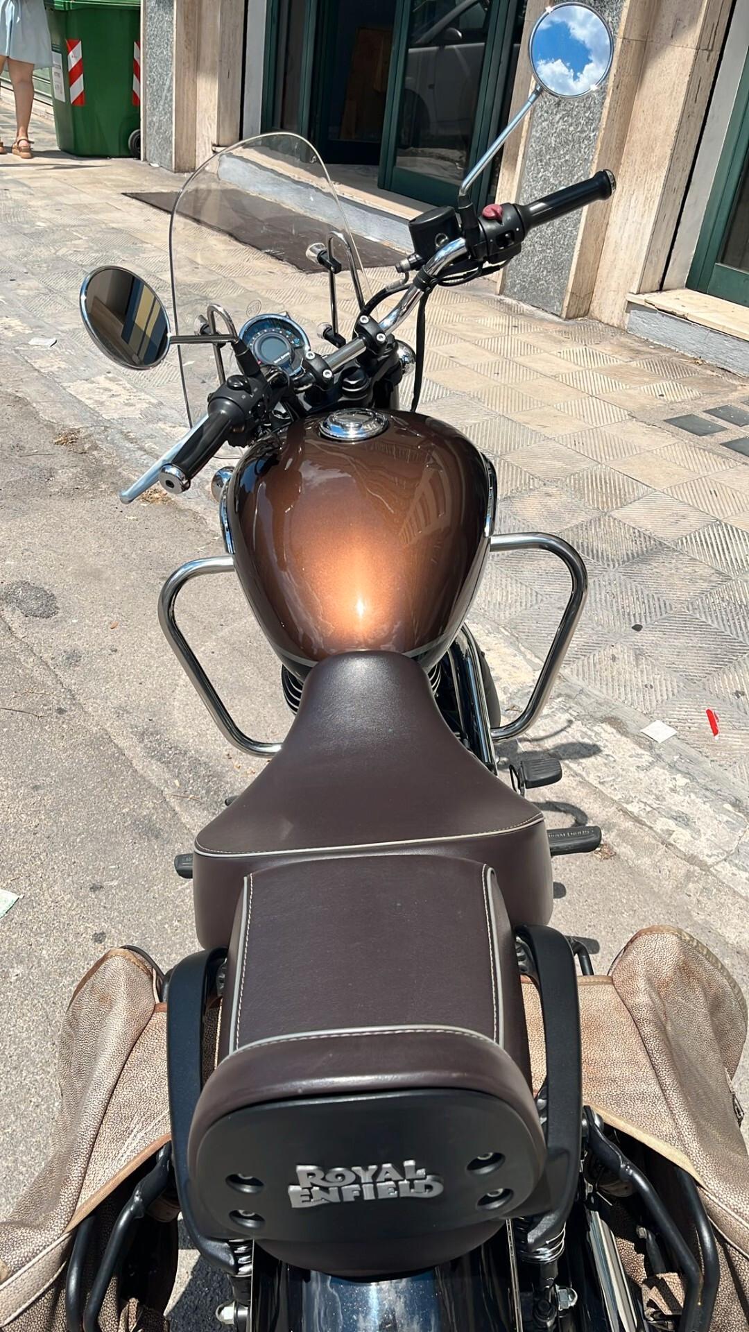 Royal Enfield Meteor 350 super nova