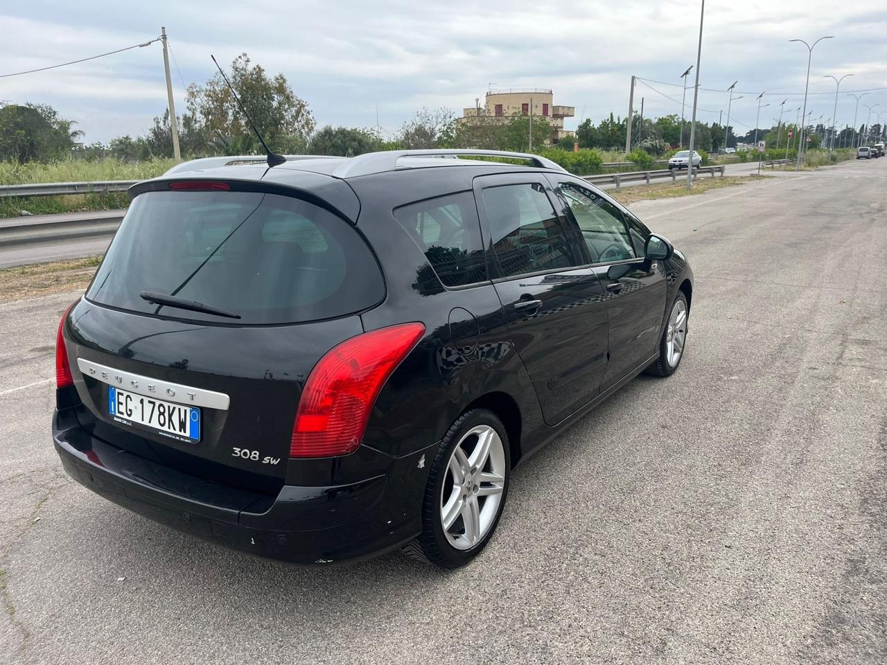 Peugeot 308 1.6 HDi SW Ciel Féline - 2011
