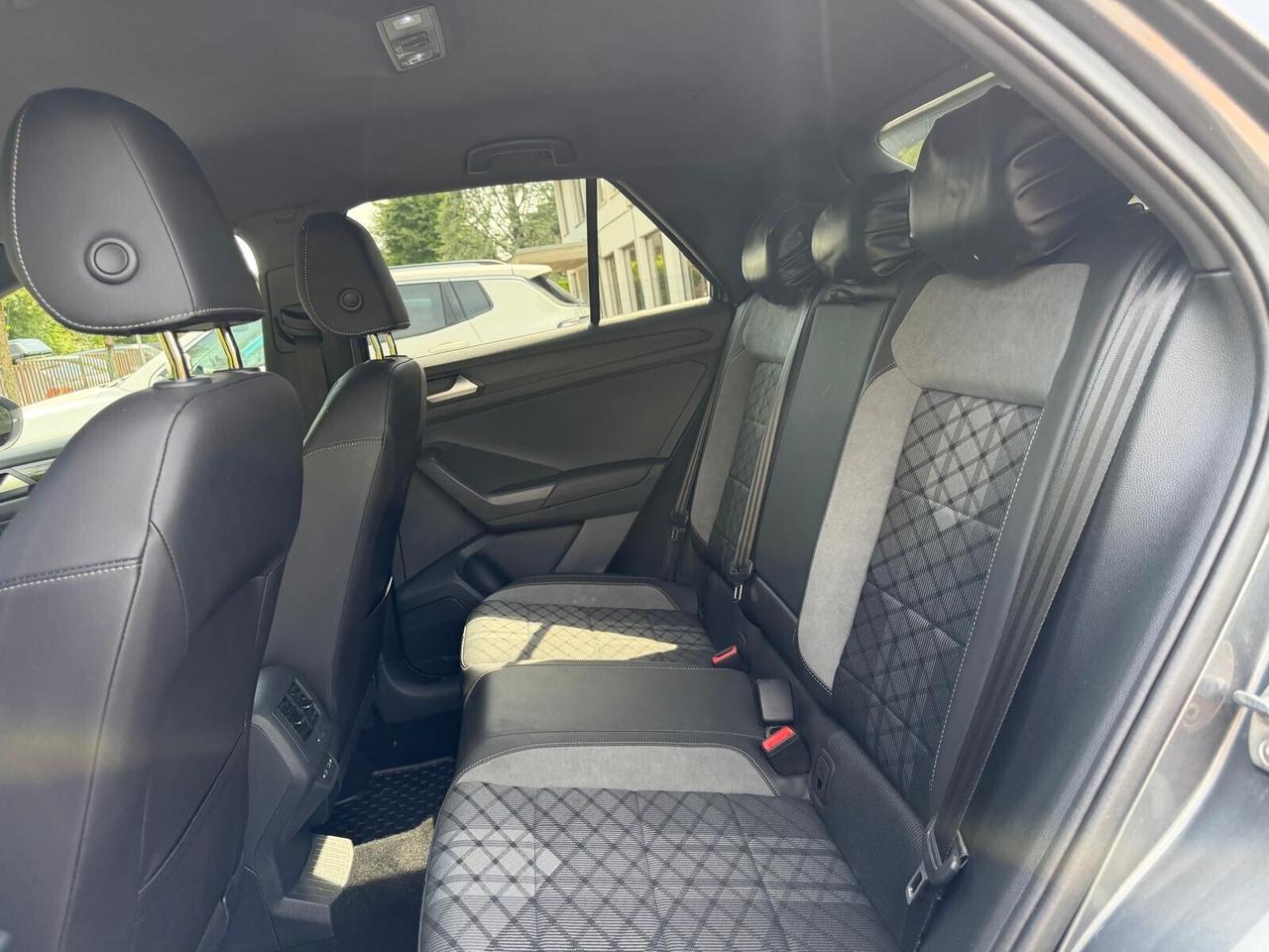 Volkswagen T-Roc 1.0 110CV TSI R-Line TAGLIANDI UFFICIALI