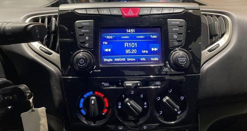 Lancia Ypsilon 1.0 firefly hybrid Gold s&s 70cv