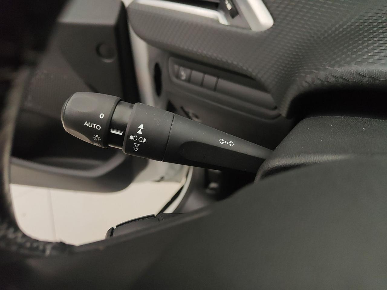 PEUGEOT 2008 1.6 BLUEHDI 100CV ALLURE