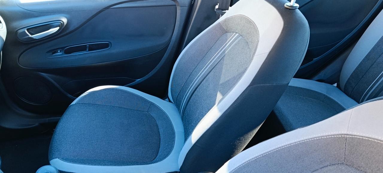 Fiat Punto 1.3 MJT Lounge NEOPATENTATI UNIPRO