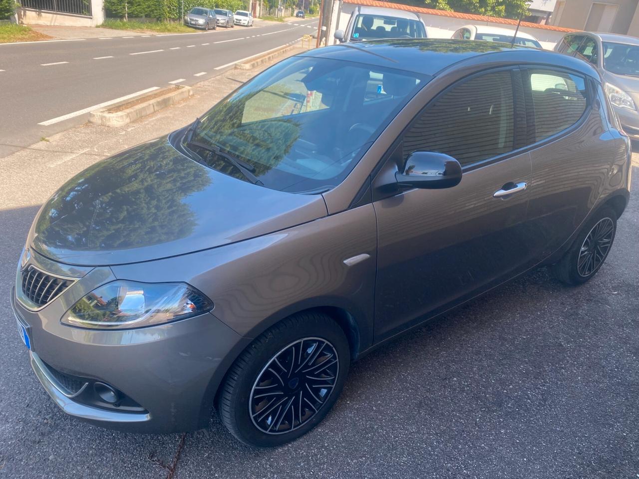 Lancia Ypsilon 1.0 FireFly 5 porte S&S Hybrid Ecochic Gold