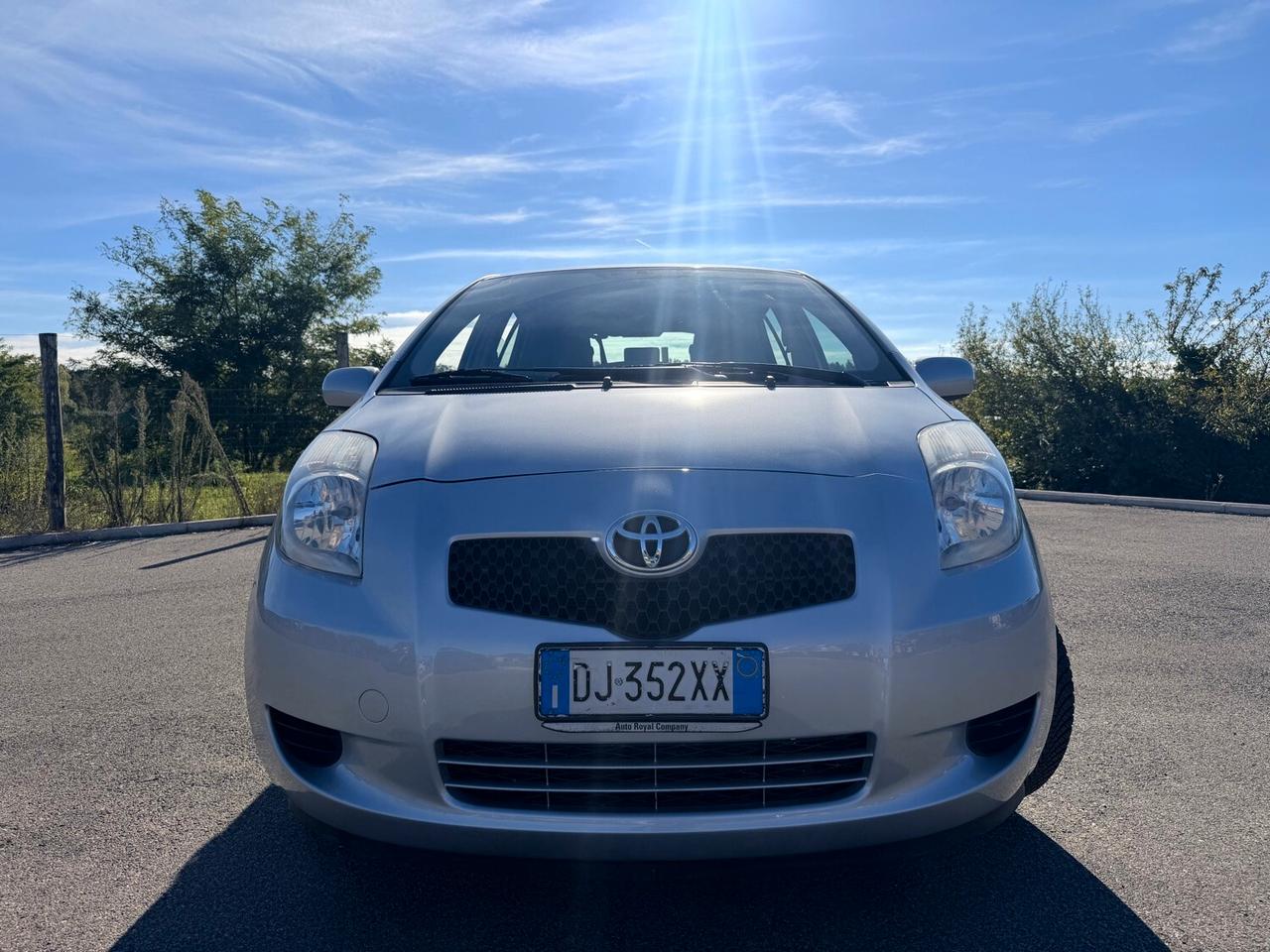 Toyota Yaris 1.0 VVT-i 70cv Benzina - 67.000 km - Garanzia 12 mesi