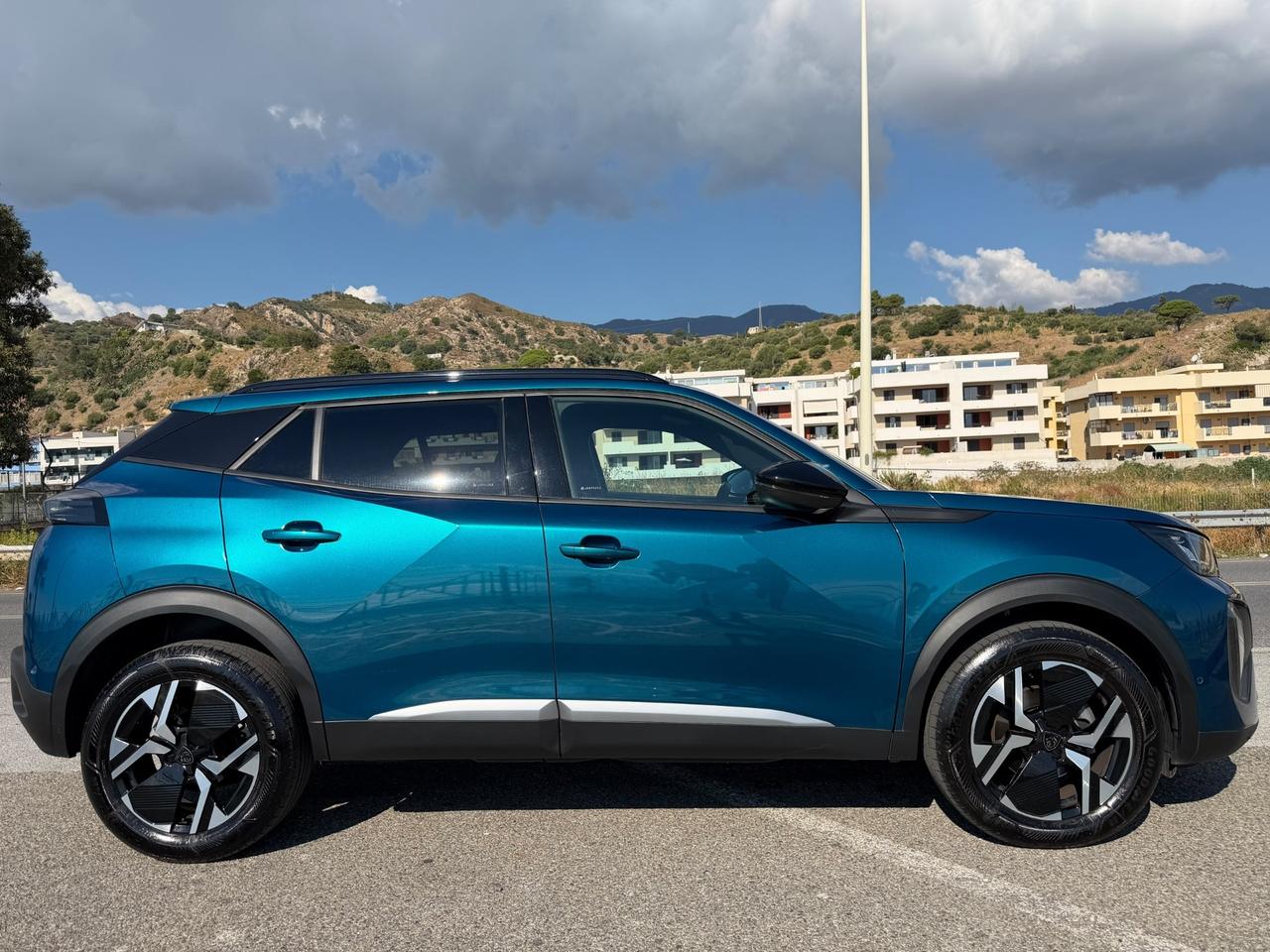 Peugeot 2008 PureTech 100 S&S Allure full optional