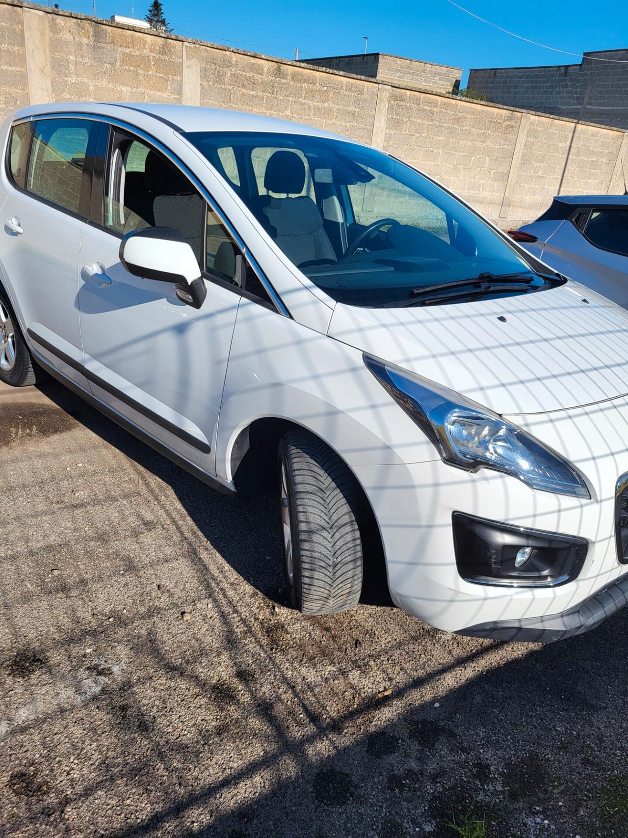 Peugeot 3008 1.6 HDi 115CV Allure