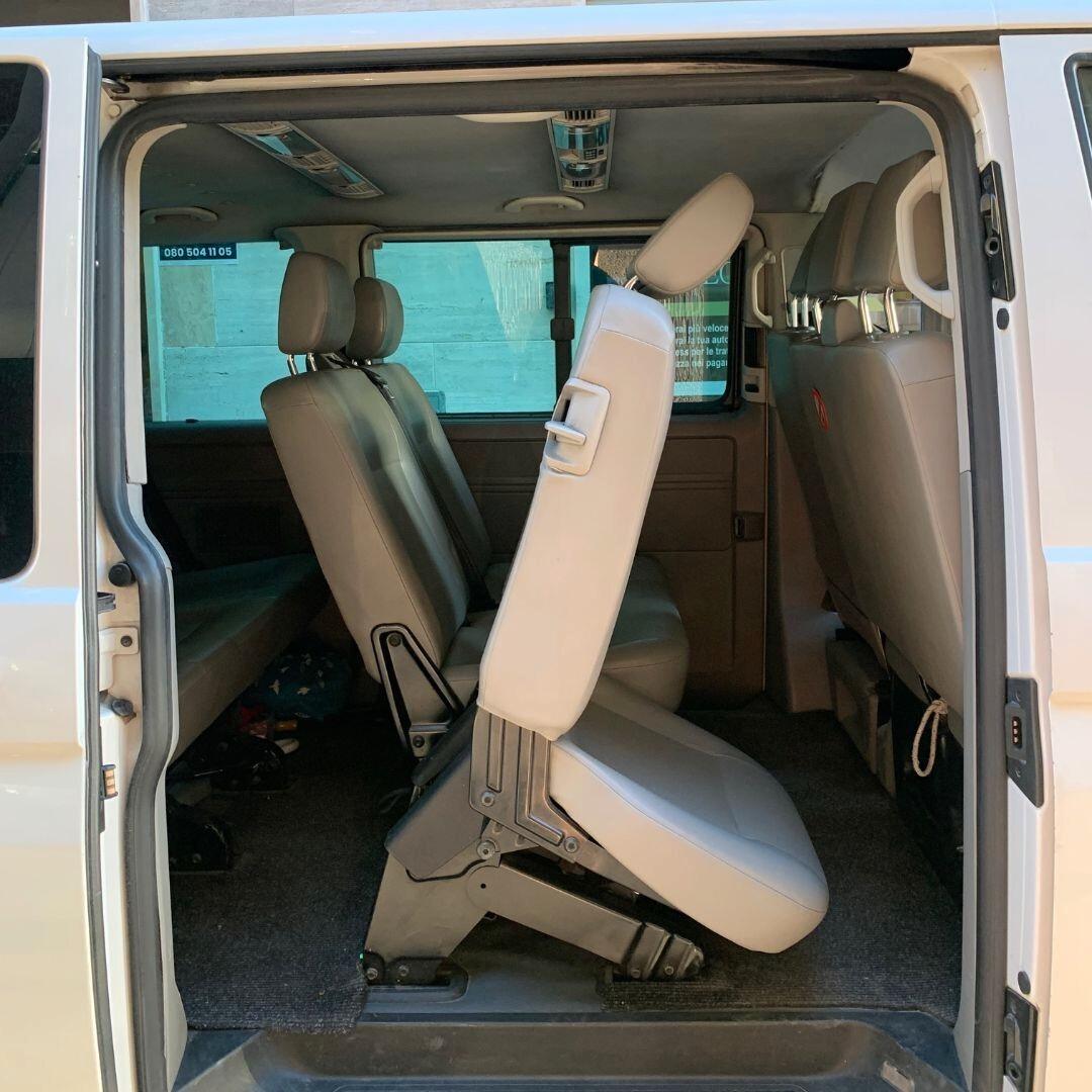 Volkswagen T5 Caravelle minivan