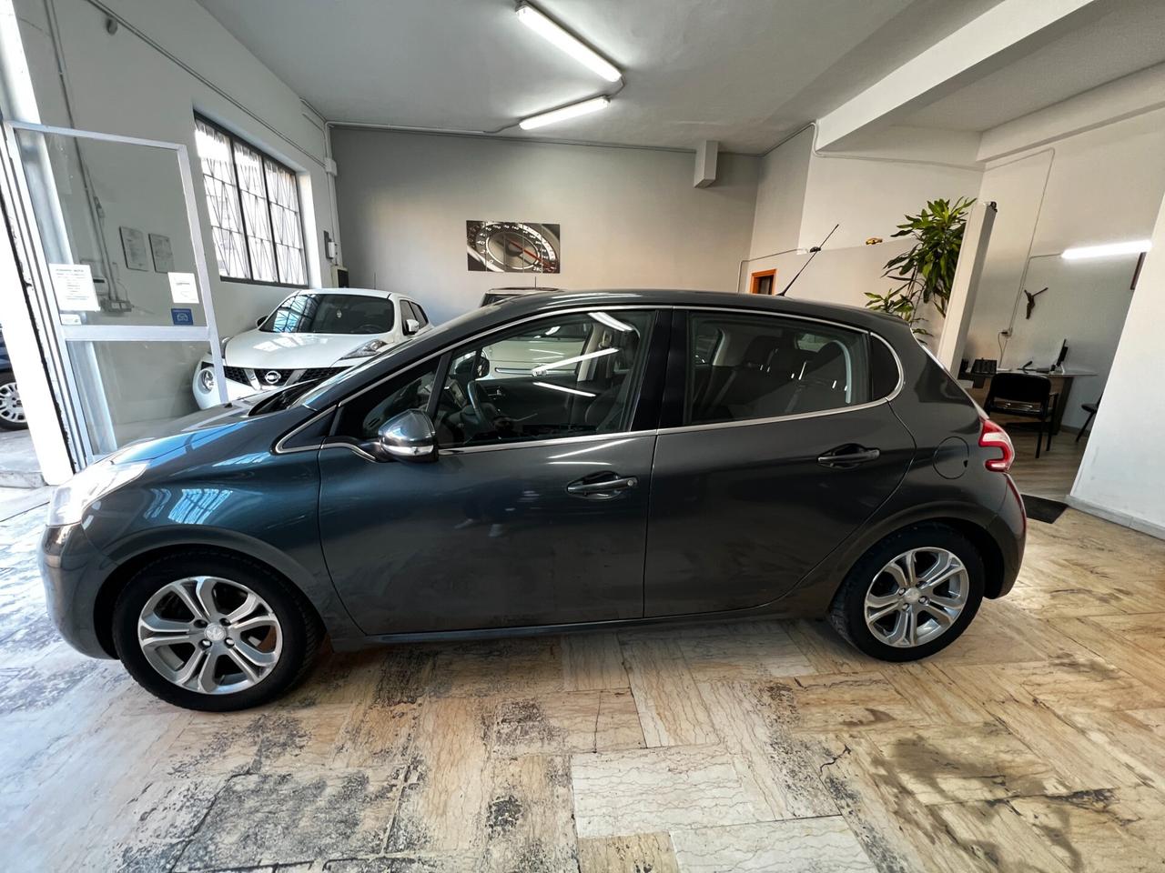 Peugeot 208 1.2 VTi 82 CV 5 porte Allure