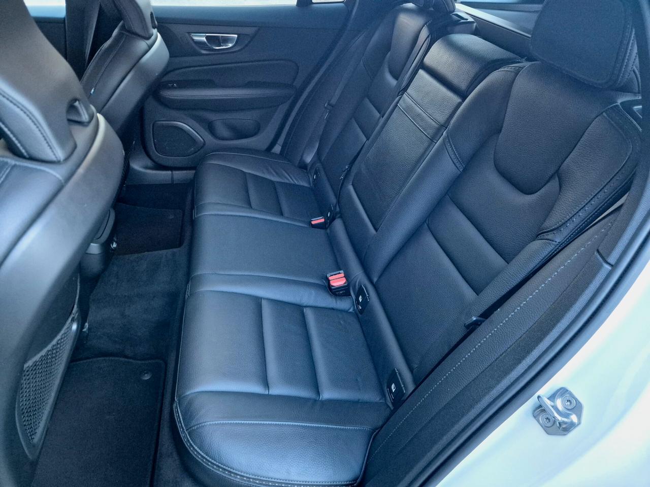 Volvo V60 Cross Country D4 AWD Geartronic Pro