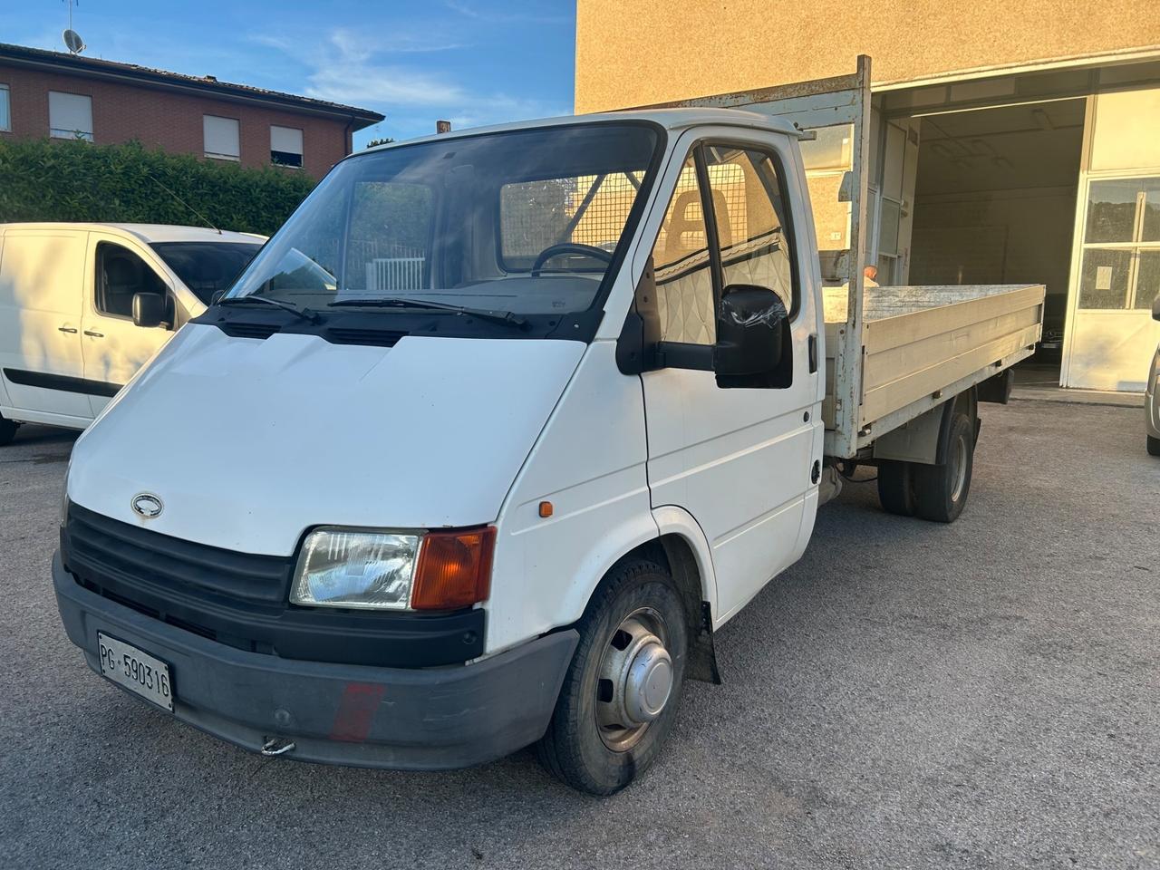 Ford Transit 2.5 Diesel Cassone fisso