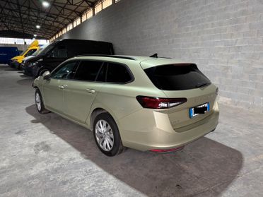 Skoda Superb Wagon 2.0 tdi Style 150cv dsg