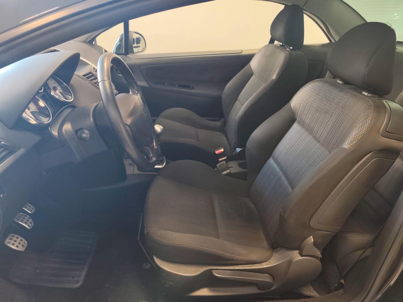 Peugeot 207 1.6 8V HDi 112CV CC Féline