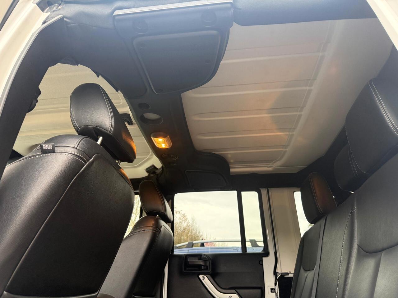 Jeep Wrangler Unlimited 2.8 CRD Sahara Auto JKU CON SOFT TOP