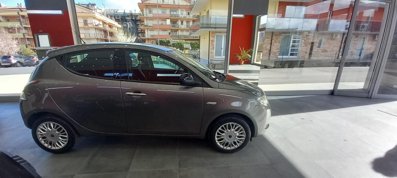 Lancia Ypsilon 1.2 69 CV 5 porte Gold