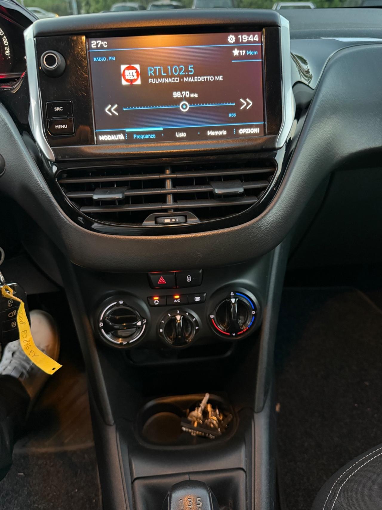 Peugeot 208 PureTech 82 5 porte Allure