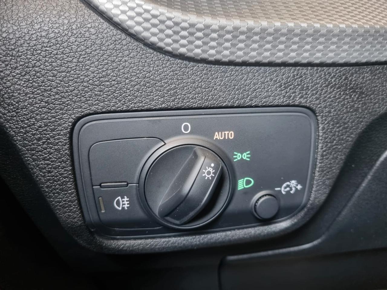 Audi Q2 30 TDI S tronic Business