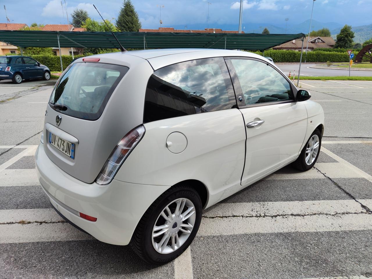 Lancia Ypsilon 1.4 Argento Ecochic GPL NEOPATENTATI