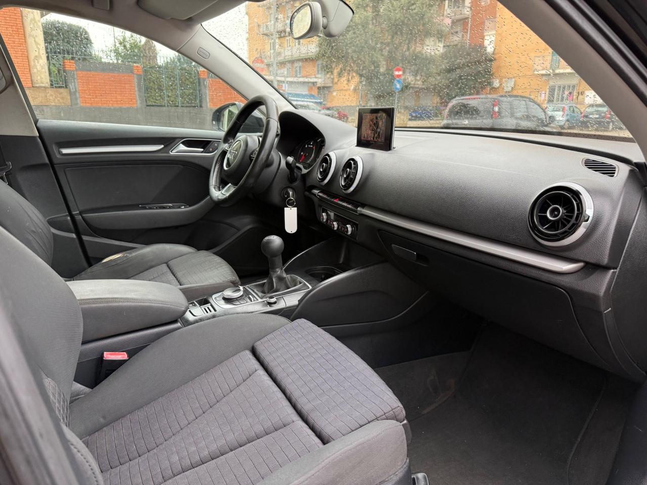 Audi A3 Restayling 1.6 TDI SportBack Full Full