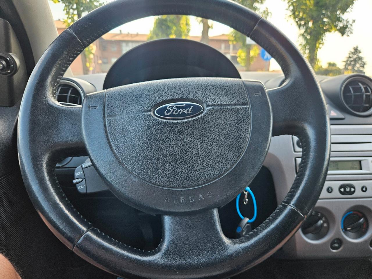 Ford Fiesta 1.4 TDCi 5p. Ghia Neopatentati 147.000km