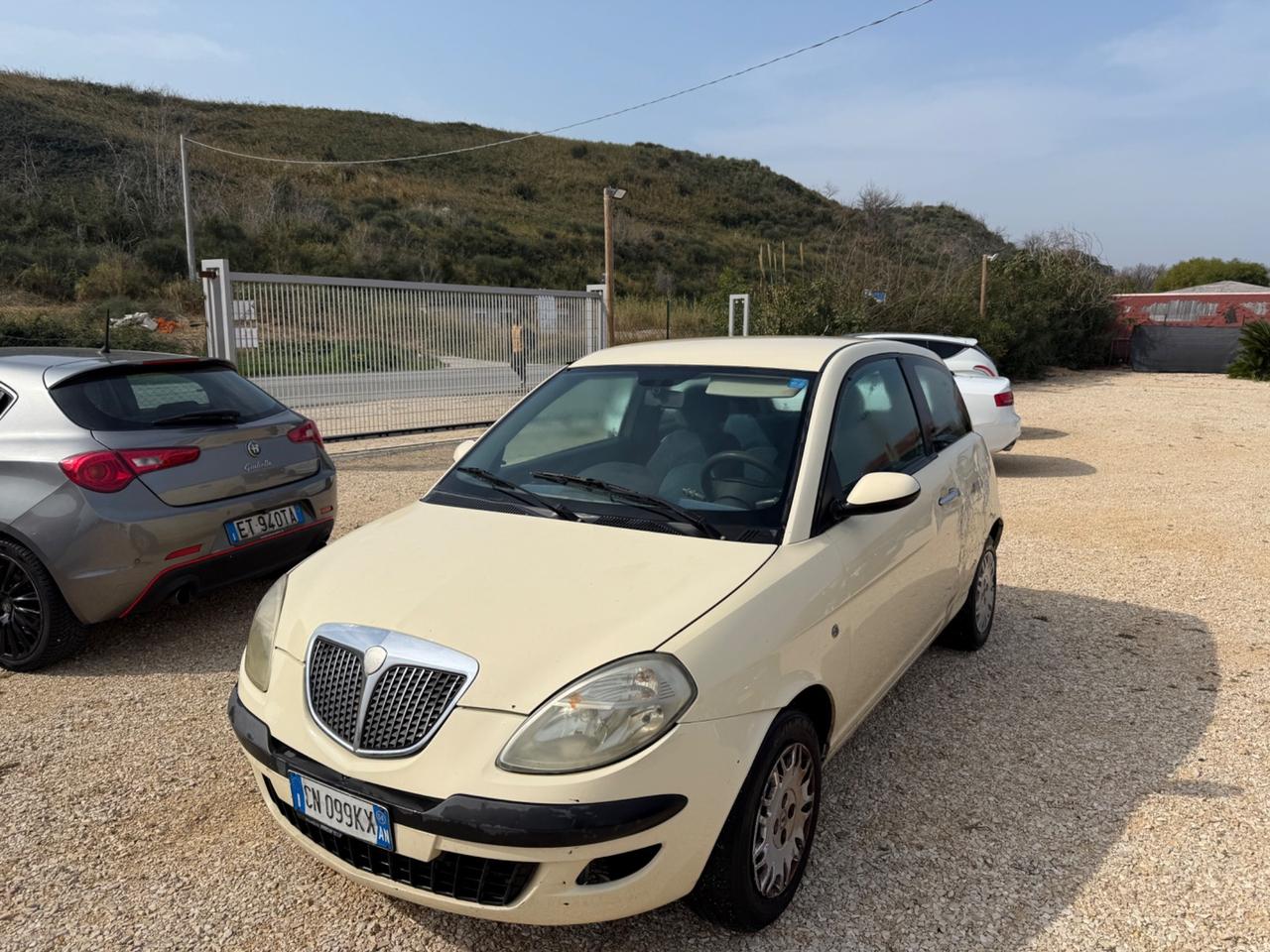 Lancia Ypsilon 1.3 Multijet MARCIANTE 999€