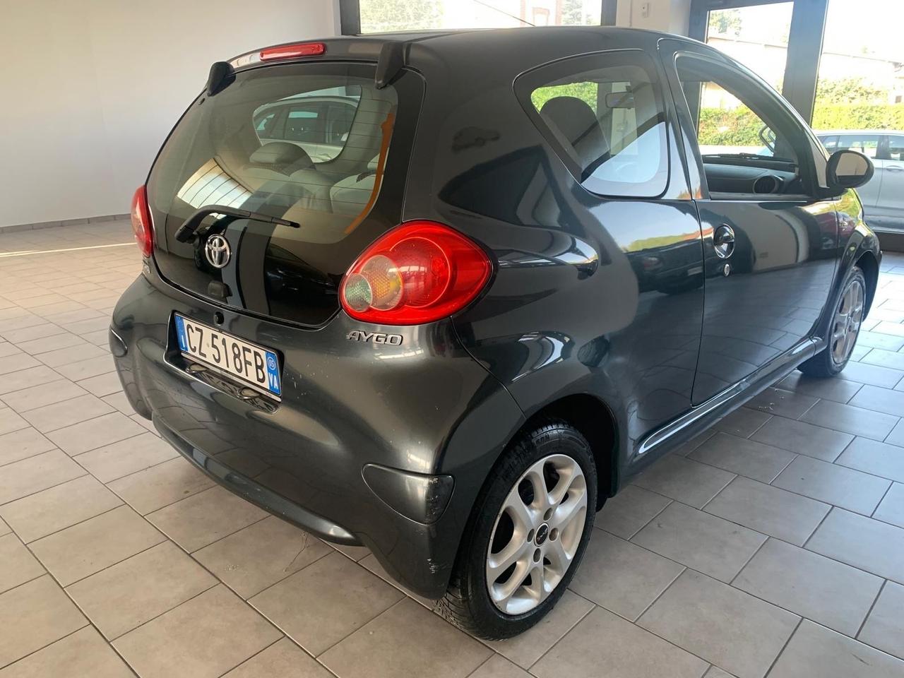 Toyota Aygo 1.0 12V VVT-i 3 porte Sol