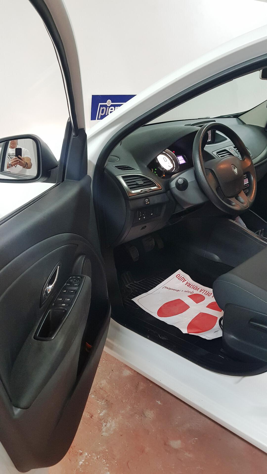 RENAULT MEGANE 1.6 GPL SW 110 CV 08/2013