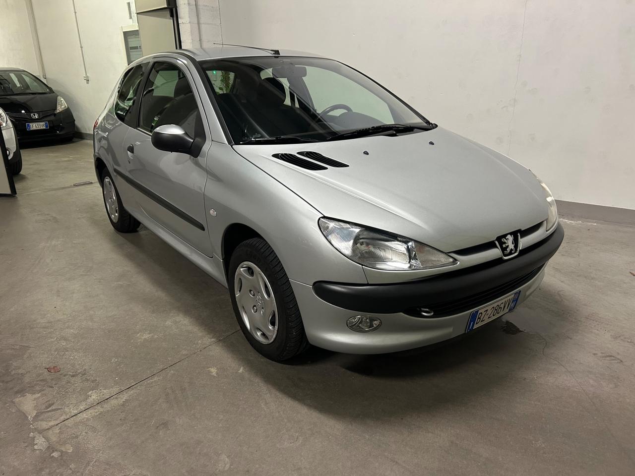 Peugeot 206 1.1 3p. XR