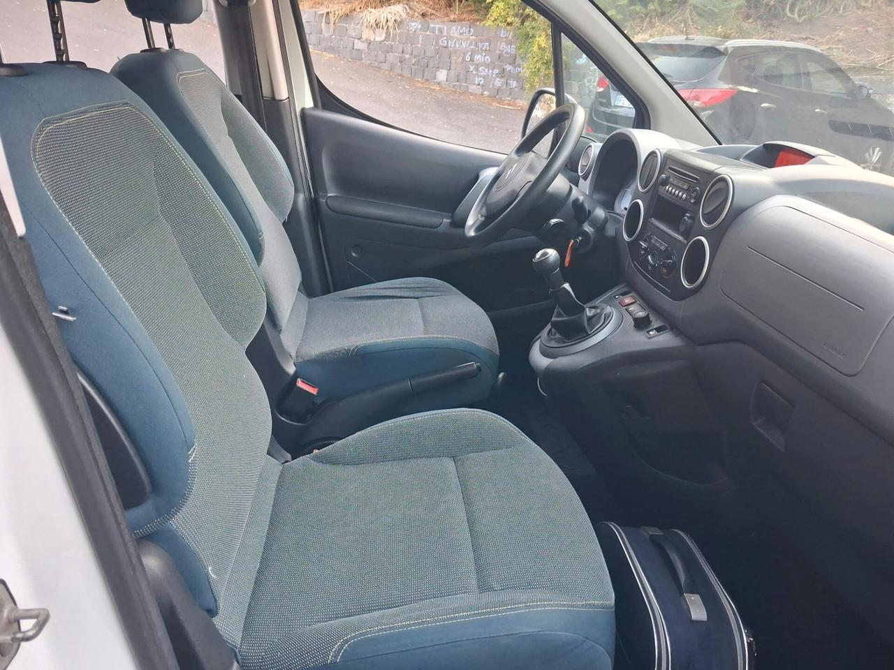 Citroen Berlingo pianale ribassato rampa trasporto disabili