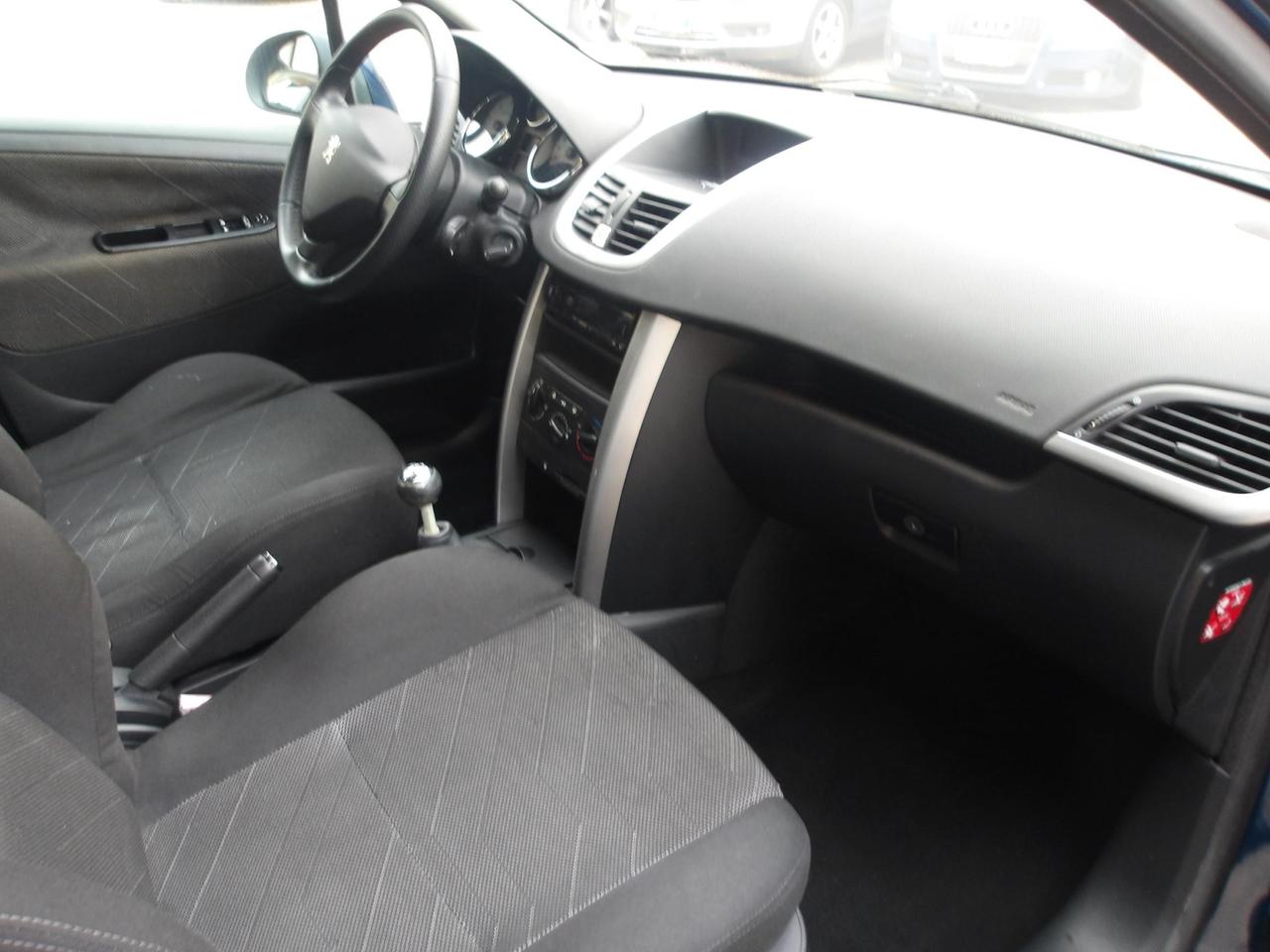 Peugeot 207 5 Porte 207 5p 1.6 hdi 16v XS