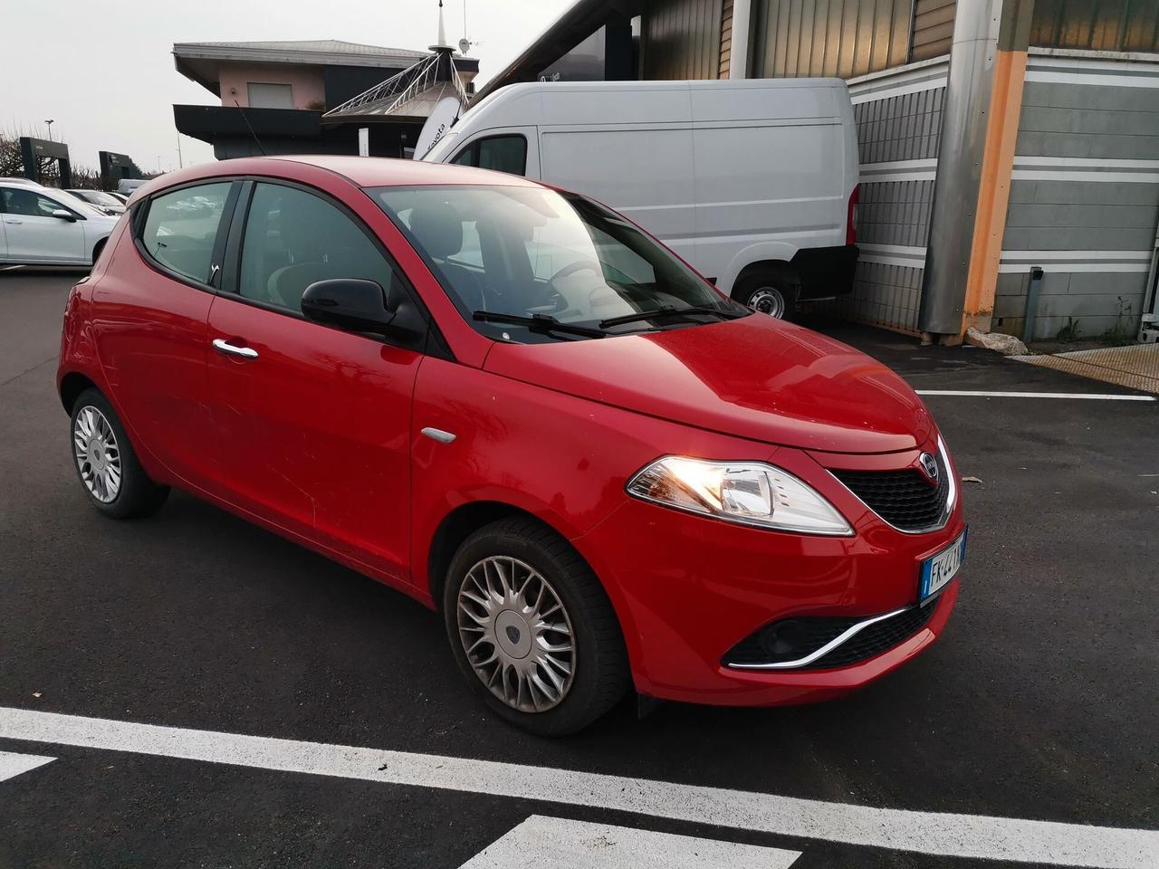 Lancia Ypsilon 1.2 69 CV 5 porte Unyca